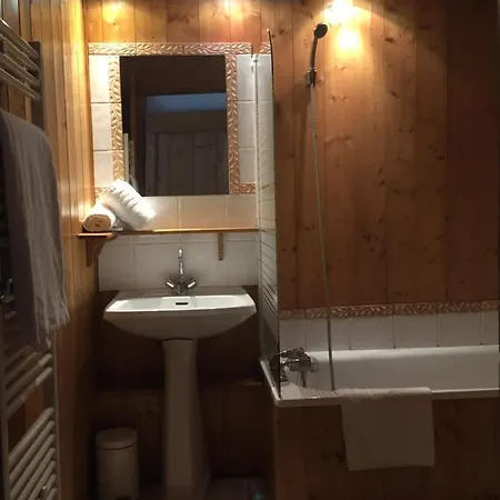 Chalet Paisible Montagne Avec Option Jacuzzi Seez